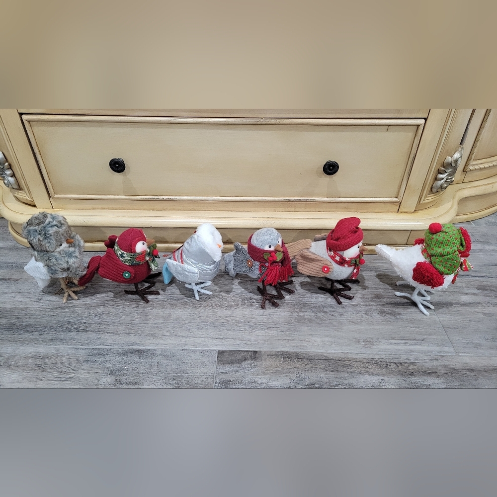Festive Bird Figurine Set - Picture 2 of 4
